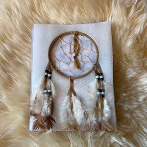 Dream Catcher St Josephs Indian School Authentic Lakota Sioux. 7.5” tan, white.